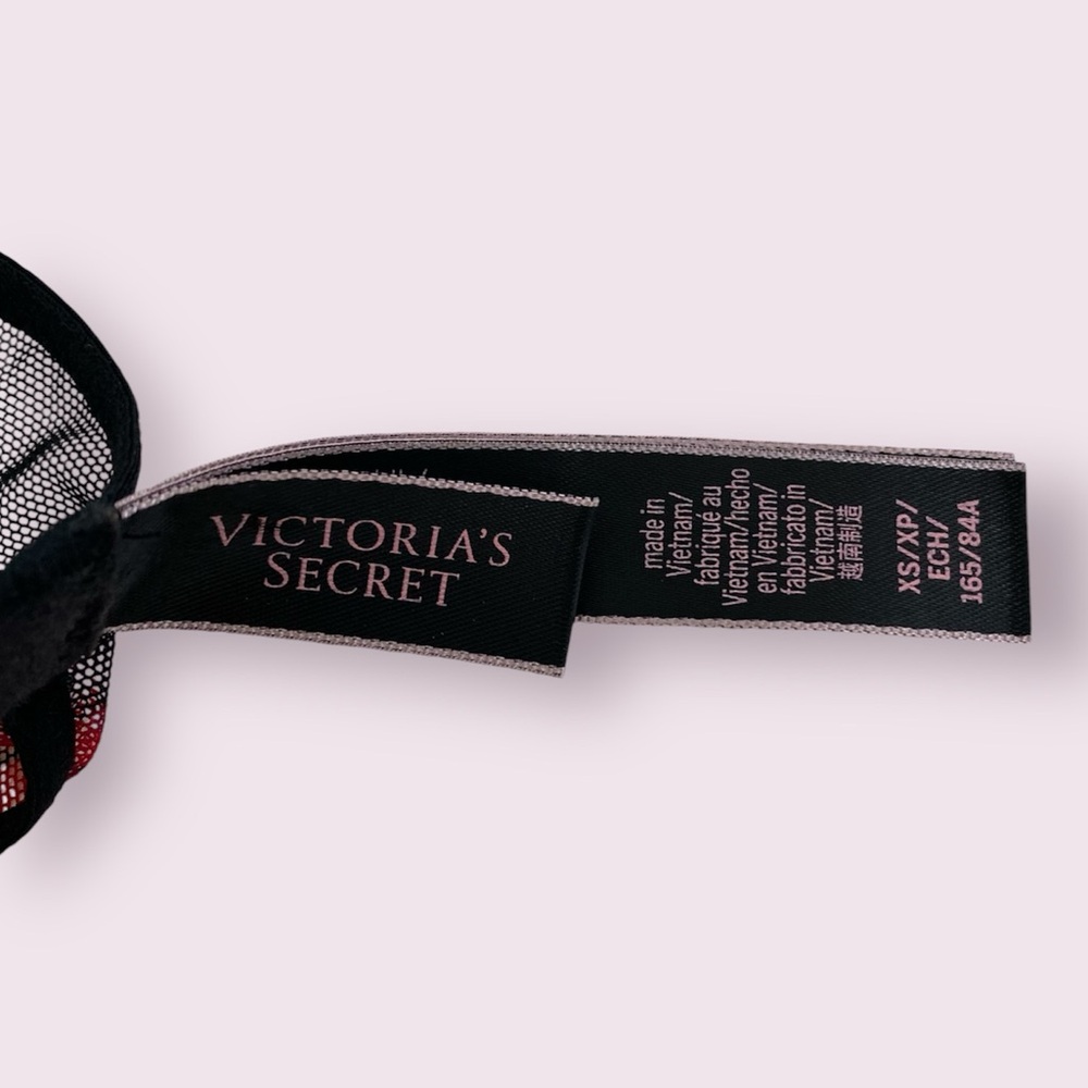 VICTORIAS SECRET black teddy with embroidered flowers - Picture 6 of 8